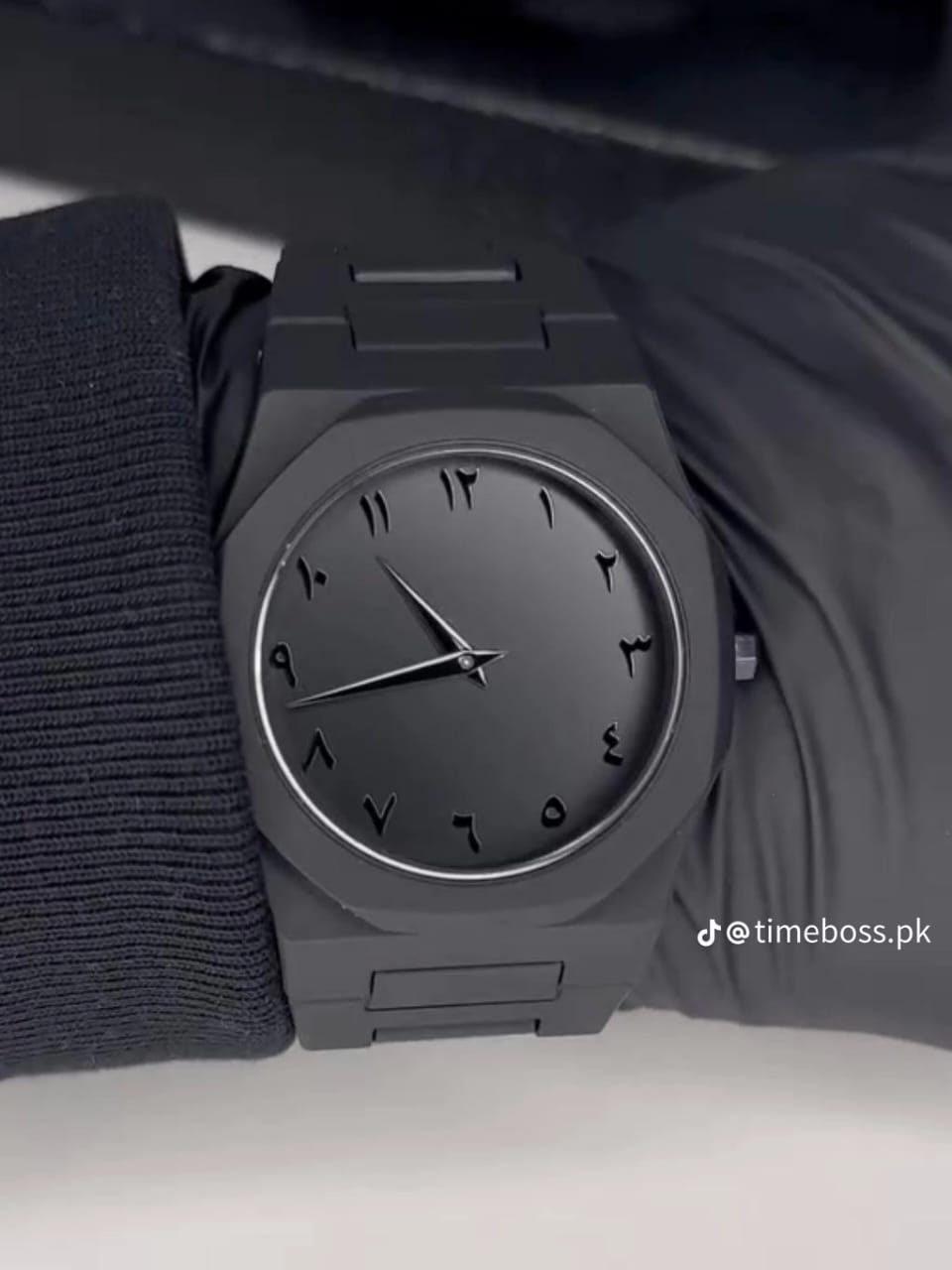 Men's Arabic Aura Watch Black Colour